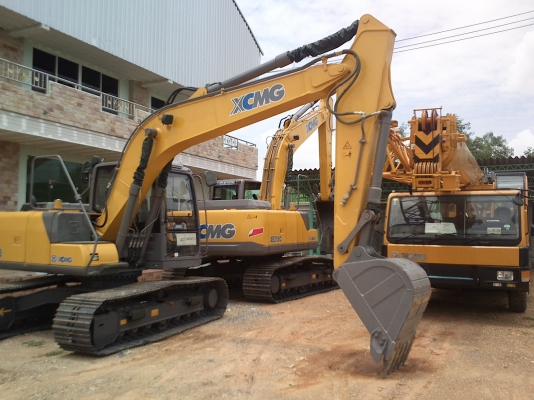 รถใหม่ XCMG  รุ่นXE135B