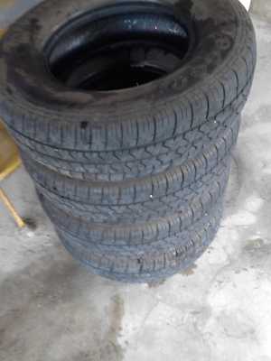 195R14 ยางปี13. เส้นยังแดงอยู่   195R14   มี 4;เส้น  tel.081-427-3941