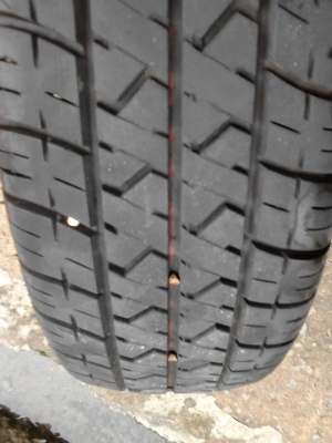 195R14 ยางปี13. เส้นยังแดงอยู่   195R14   มี 4;เส้น  tel.081-427-3941