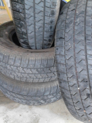 195R14 ยางปี13. เส้นยังแดงอยู่   195R14   มี 4;เส้น  tel.081-427-3941