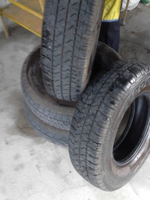 195R14 ยางปี13. เส้นยังแดงอยู่   195R14   มี 4;เส้น  tel.081-427-3941