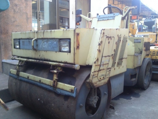 รถบดถนนหน้าเหล็กหลังยาง SAKAI รุ่น TW350