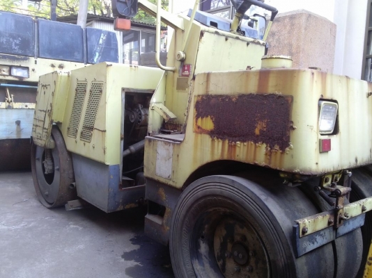 รถบดถนนหน้าเหล็กหลังยาง SAKAI รุ่น TW350