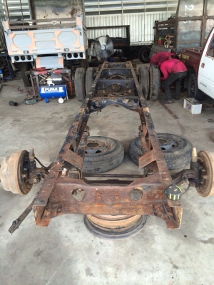 ขายแคสซี 6ล้อ Hino Km มีทะเบียน พร้อมช่วงล่าง