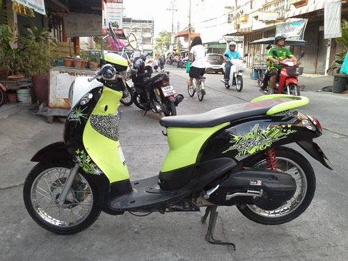 Fino ปี 54 สีเขียว ดำ รถสวย เครื่องเงียบกริบ ชุดสีสด ทดลองขับได้ทุกวันจ้า