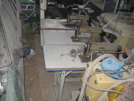 เครื่องปั่นไฟ  มีหลายรุ่นหลายขนาด  ของประมูลรวมๆหลายอย่าง