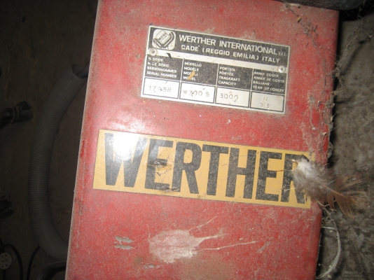 เครื่องปั่นไฟ  มีหลายรุ่นหลายขนาด  ของประมูลรวมๆหลายอย่าง