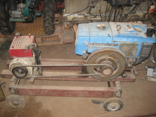 เครื่องปั่นไฟ  มีหลายรุ่นหลายขนาด  ของประมูลรวมๆหลายอย่าง