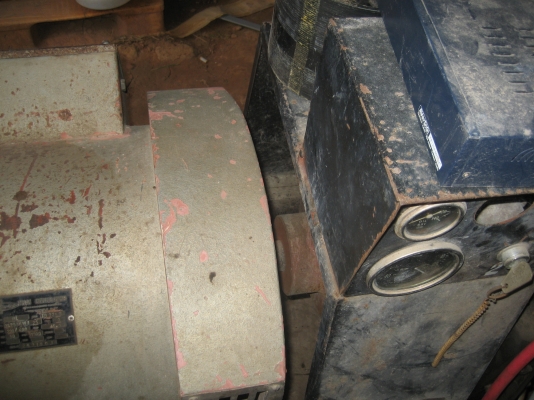 เครื่องปั่นไฟ  มีหลายรุ่นหลายขนาด  ของประมูลรวมๆหลายอย่าง