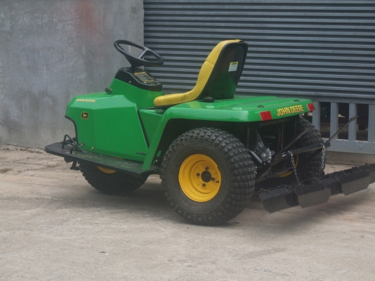 รถคาดทราย JOHN DEERE SAND PRO พร้อมให้คำปรึกษาและแนะนำวิธีการใช้