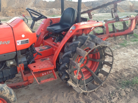 ขายด่วนรถไถนาคูโบต้า L 2808 4 WD พร้อมอุปกรณ์ มีล้อเหล็ก ผานดันหน้า ผานหลัง 5 รถสวยเครื่องแน่นไม่มีเ
