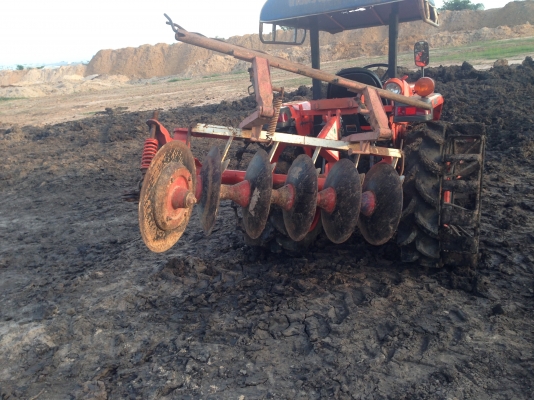 ขายด่วนรถไถนาคูโบต้า L 2808 4 WD พร้อมอุปกรณ์ มีล้อเหล็ก ผานดันหน้า ผานหลัง 5 รถสวยเครื่องแน่นไม่มีเ