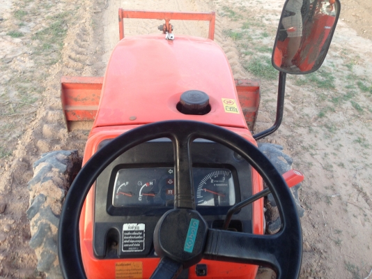 ขายด่วนรถไถนาคูโบต้า L 2808 4 WD พร้อมอุปกรณ์ มีล้อเหล็ก ผานดันหน้า ผานหลัง 5 รถสวยเครื่องแน่นไม่มีเ