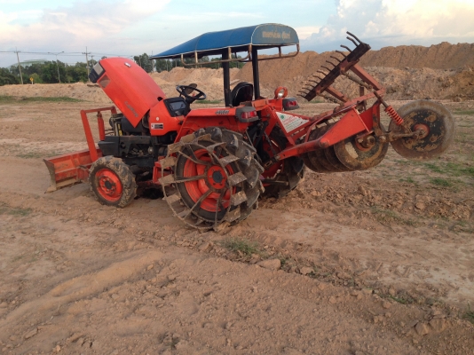 ขายด่วนรถไถนาคูโบต้า L 2808 4 WD พร้อมอุปกรณ์ มีล้อเหล็ก ผานดันหน้า ผานหลัง 5 รถสวยเครื่องแน่นไม่มีเ ขายด่วนรถไถนาคูโบต้า L 2808 4 WD พร้อมอุปกรณ์ มีล้อเหล็ก ผานดันหน้า ผานหลัง 5 รถสวยเครื่องแน่นไม่มีเ