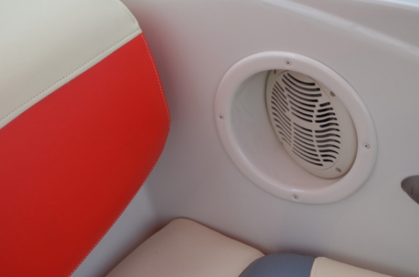 Tahoe Q4 4.3L Mercury I/O 2006 19 Ft. 5 Inch. Tahoe Q4 4.3L Mercury I/O 2006 19 Ft. 5 Inch.