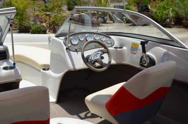 Tahoe Q4 4.3L Mercury I/O 2006 19 Ft. 5 Inch. Tahoe Q4 4.3L Mercury I/O 2006 19 Ft. 5 Inch.