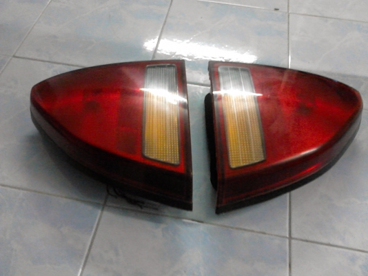 ไฟท้ายฮอนด้า พรีลูด แท้ คู่ล่ะ 2000 บาท