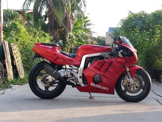 วุฒินนบุรี// GSX400R7SPทะเบียนแท้พร้อมโอนรถสภาพสวยเครื่องดีเดินเบานิ่งๆแฟริ่งเดิมๆ