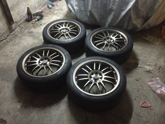 ขายแม็ก RE30 ขอบ17 กว้าง7นิ้วET42 4รู100/114 แม็กสภาพสวยซื้อมาใส่ไปแค่ครั้งเดียวประมาณ2อาทิตย์แล้วถอดออก ไม่คด ไม่ดุ้ง ไม่เคยทำสี ไม่มีรอยเบียด ราคาเบาๆ 9500 ต่อลองได้คับ อยู่สมุทรปราการ แถวบางพลี-กิ่งแก้ว สนใจโทร 0915195549 เดี่ยวคัฟ ราคานี้ไม่รวมยางนะคั