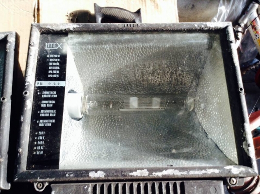 ขาย สปอร์ตไลท์ 400 w มากมายหลาย