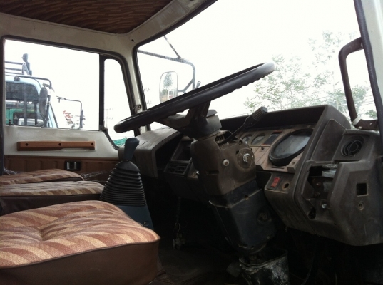 ขาย NISSAN 6 ล้อ