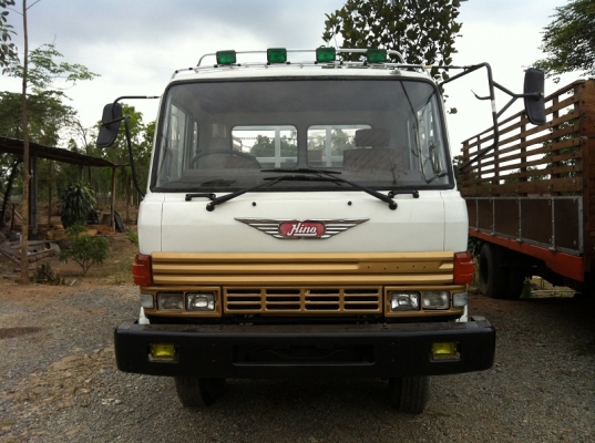 ขาย NISSAN 6 ล้อ