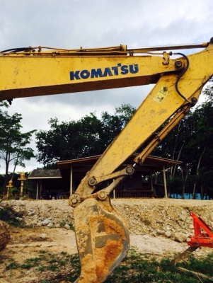 ขายรถแบ็คโฮ Komatsu PC 200-8 ไมล์ชั่วโมง 12,xxx ปี 2008 เอกสารใบแจ้งจำหน่าย