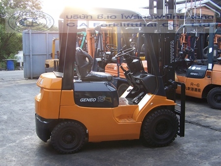 ขายรถ โฟล์คลิฟท์ TOYOTA รุ่น 7-FG15