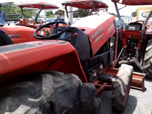 45แรงรุ่นพิเศษตัวสุดท้ายเครืองดีเกียรไม่หอน ระบบไฮโดลิคใช้งานได้ทุกอย่าง ไม่มีจุดรั่วซึม สีอาจจะไม่สวยเท่าไรแต่รับรองครับว่าส่วนอืนระบบการทำงานดีแน่นอน เพราะรถทุกคันผมเลือกเองขับทดสอบแล้วทุกคัน