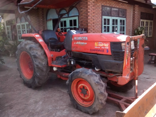 45แรงรุ่นพิเศษตัวสุดท้ายเครืองดีเกียรไม่หอน ระบบไฮโดลิคใช้งานได้ทุกอย่าง ไม่มีจุดรั่วซึม สีอาจจะไม่สวยเท่าไรแต่รับรองครับว่าส่วนอืนระบบการทำงานดีแน่นอน เพราะรถทุกคันผมเลือกเองขับทดสอบแล้วทุกคัน