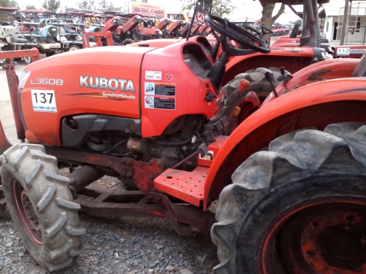 36แรง ใบดันหน้าเครื่องรถประมูลมาราคาถูก   ราคามีใว้ให้ต่อครับ กำไรนิดหน่อยก็เอา  รถผมได้เลือกและทดสอบขับด้วยตัวเองทุกคัน  รัปรองว่าใช้ได้อีกนานครับ