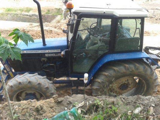 รถไถนา FORD 6640 มีตู้เก๋งมีแอร์2เพลาผาน3+ดันหน้าเก่านอก1ปี