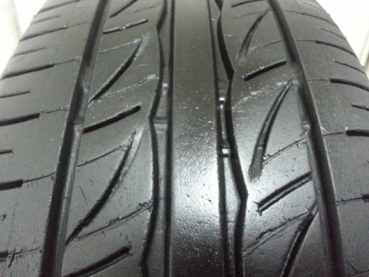 ยาง185/60/15 ปี12  ดอกสวยปีสดจะเอาอะไรอีกอยากได้โทรมาครับ