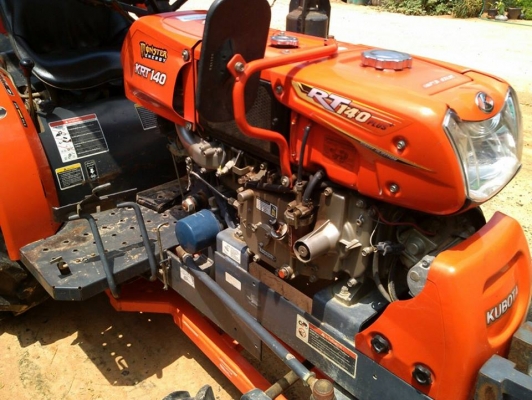 รถไถคูโบต้า  KRT 14 แรง  สภาพพร้อมใช้ อุปกรณ์มี ตีนตะขาบฐานสี่  เครื่องสูบน้ำเทนเลอร์