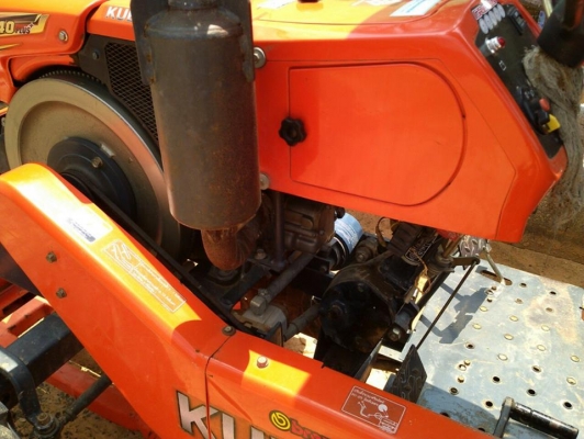 รถไถคูโบต้า  KRT 14 แรง  สภาพพร้อมใช้ อุปกรณ์มี ตีนตะขาบฐานสี่  เครื่องสูบน้ำเทนเลอร์