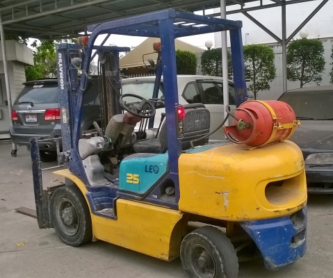 ขาย KOMATSU รุ่น FG25-12 สนใจ 081-3535-948