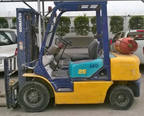 ขาย KOMATSU รุ่น FG25-12 สนใจ 081-3535-948