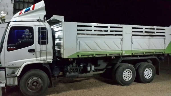 ปี 51 จัดได้  ล้านแปด  izuzu 320 hp.มีระบบลากพ่วง รถเดิมสีเครื่องเกียร  ราคาโทรคุยได้ครับ ขายได้ขายเลยครับ