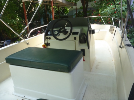 เรือ 21ฟุต เครื่อง 115 yamaha มีถังน้ำมันใต้ท้อง