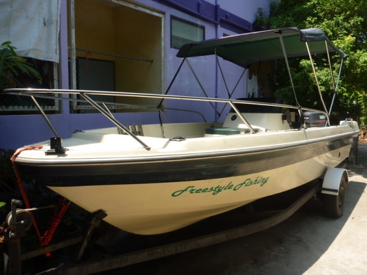 เรือ 21ฟุต เครื่อง 115 yamaha มีถังน้ำมันใต้ท้อง