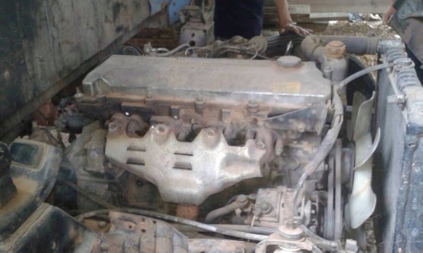 ขายNPR120ฝาขาว สภาพสวยเดิมทั้งคันปี 39. ครับ