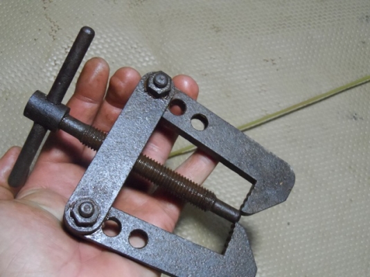 มือดูดลูกปืนงานเก่าเหล็กเหนียวๆ