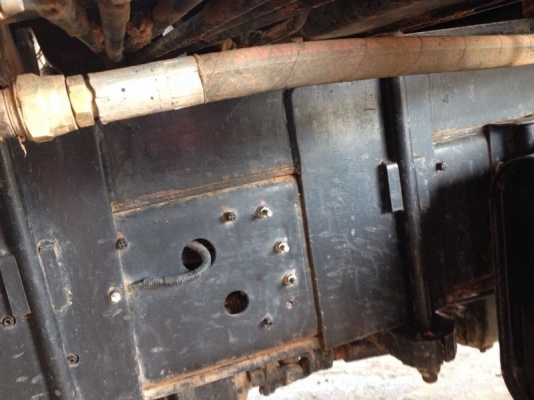 รถฮีโน่ 6 ล้อดั้ม ( ติดเฮี้ยบ 3 ตัน. ) 150 แรงม้า. ปี 55  ( มีขาย 2 คัน. )  สนใจติดต่อ 081 - 6079515