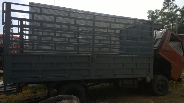 6ล้อISUZU NKR กระบะเหล็กรั้ว ยาว4.2ม. 100แรง เกียร์สั้น..เล่มพร้อม.. 6ล้อISUZU NKR กระบะเหล็กรั้ว ยาว4.2ม. 100แรง เกียร์สั้น..เล่มพร้อม..