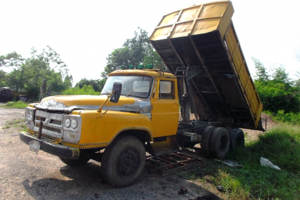 ขายด่วนรถสิบล้อดรั้มหัวยาวเครือง145แรงม้าไม่มีทะเบียน