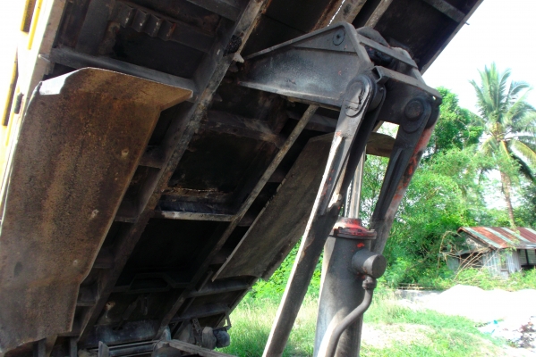 ขายด่วนรถสิบล้อดรั้มหัวยาวเครือง145แรงม้าไม่มีทะเบียน