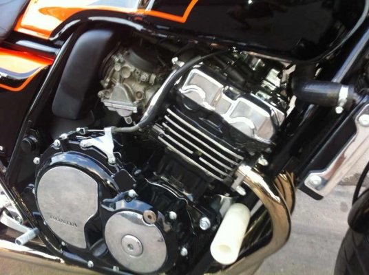 มีรถสวยๆมาขายฮอนด้าซุปเปอร์โฟ400สภาพพร้อมใช้สนใจติดต่อด่วน