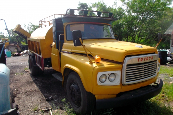 ขายด่วนรถ6ล้อหัวยาวบรรทุกนํ้าบรรจุนํ้า6000ลิตรมีเอกสาร