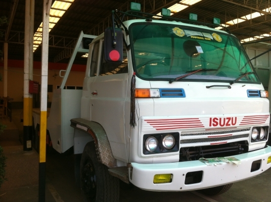 ต้องการขายด่วน.. 2 เพลา ขึ้น 200 ได้สบาย เครื่อง 195 เกียร์สโล ห้าสปีท แรงๆ ต้องการขายด่วน.. 2 เพลา ขึ้น 200 ได้สบาย เครื่อง 195 เกียร์สโล ห้าสปีท แรงๆ