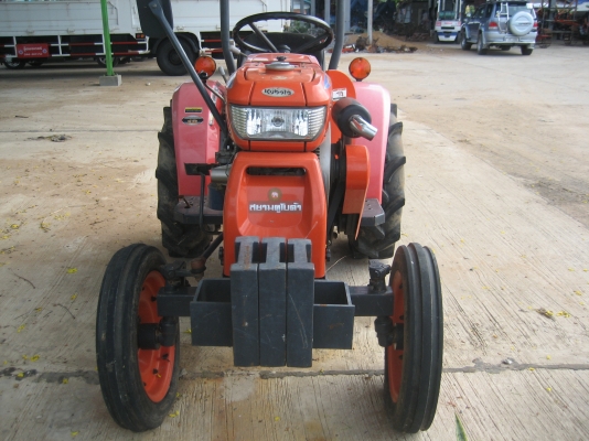 .สุ.คูโบต้า  14 แรง   85000 บาท